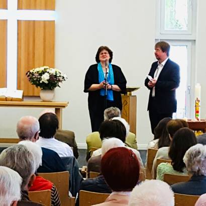 Superintendentin Irene Kraft mit Pastor Uwe Onnen
